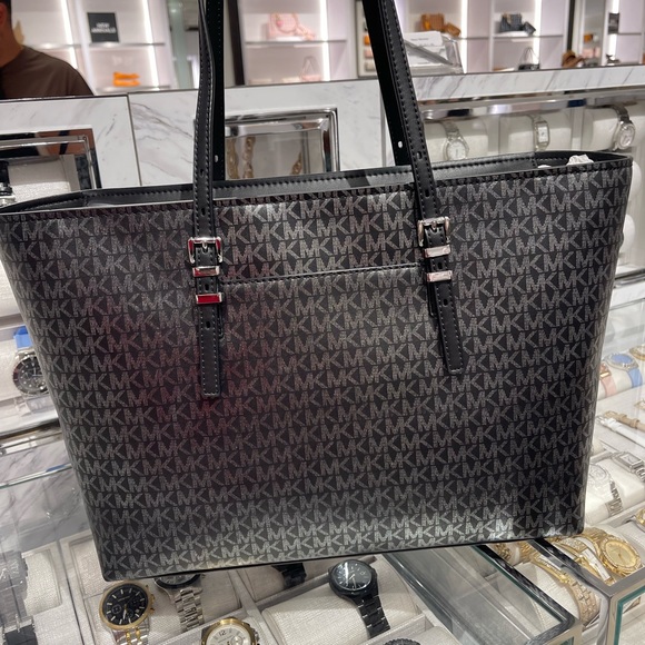 MICHAEL KORS Quinn Large EW Top Zip Metallic Signature Logo Tote Bag
Black 
NWT - Picture 9 of 16